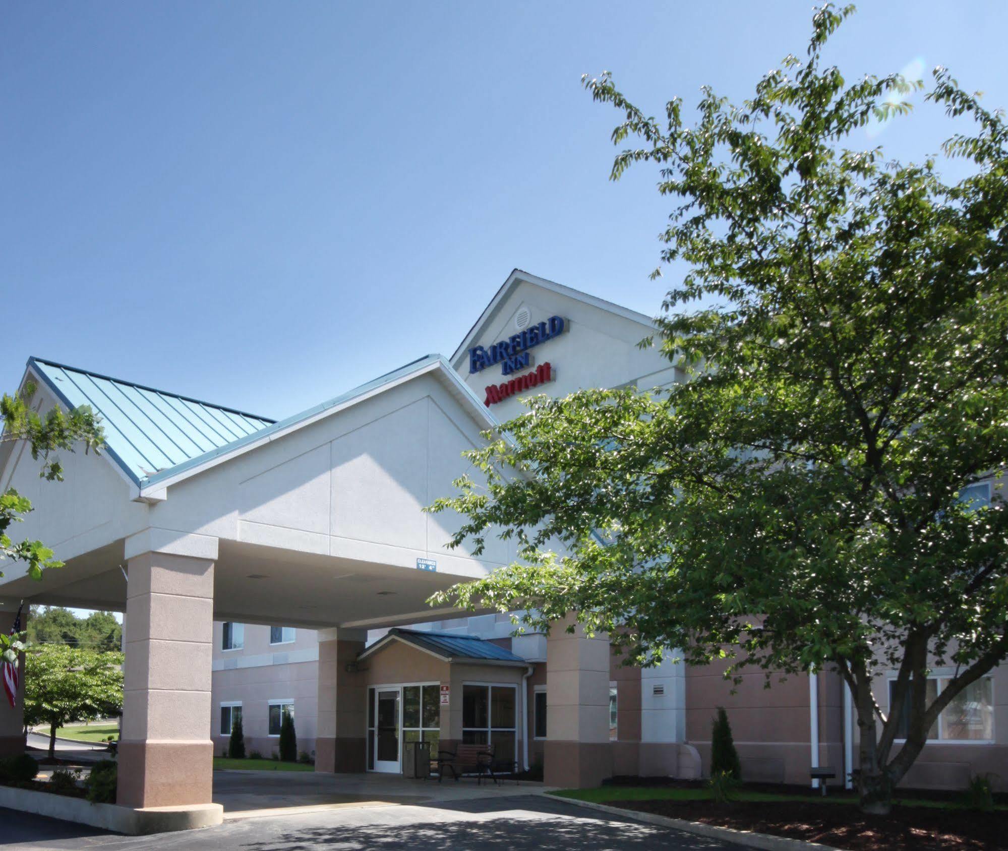 Wingate By Wyndham Uniontown Hotel Exterior foto