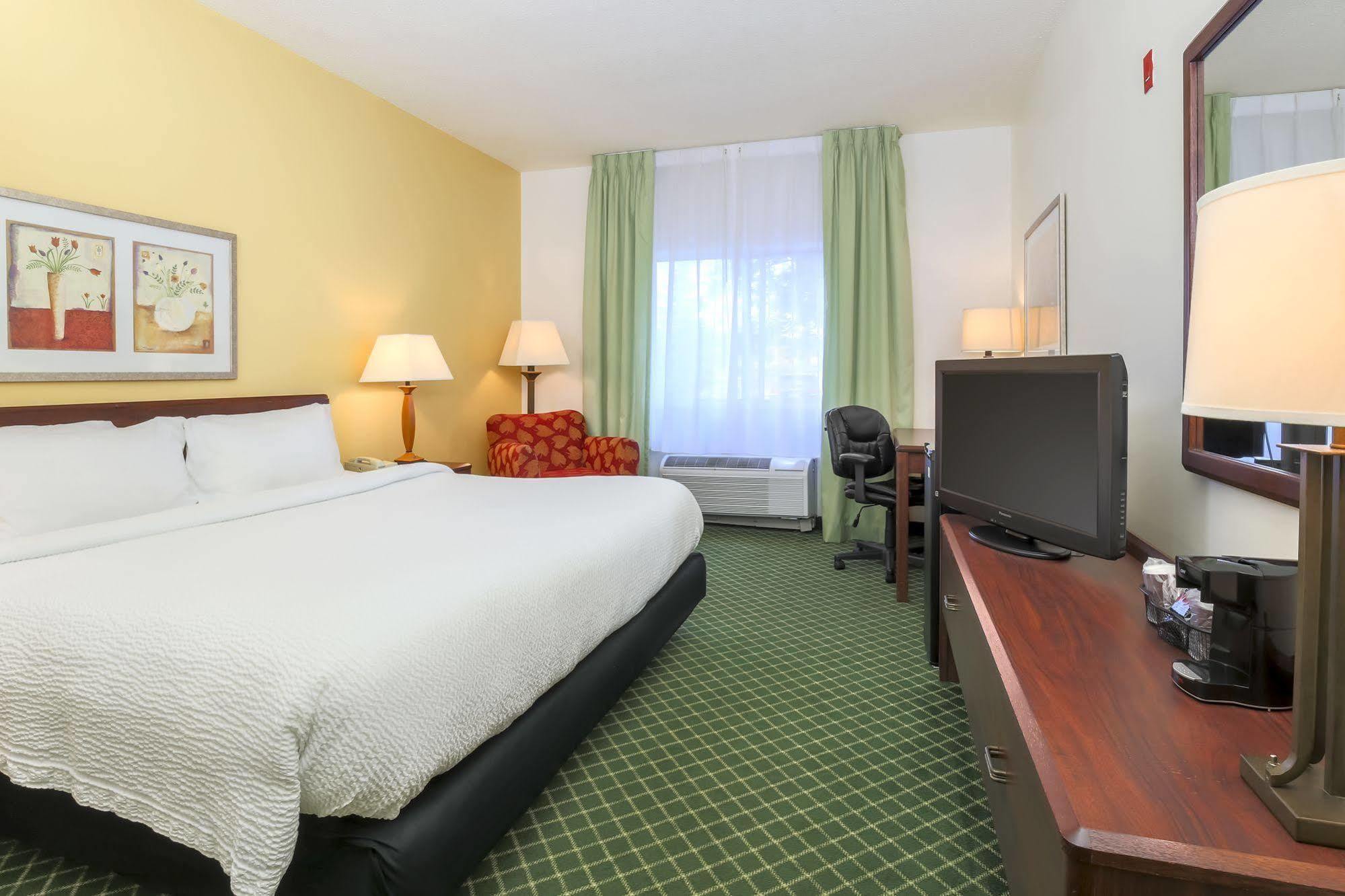 Wingate By Wyndham Uniontown Hotel Exterior foto